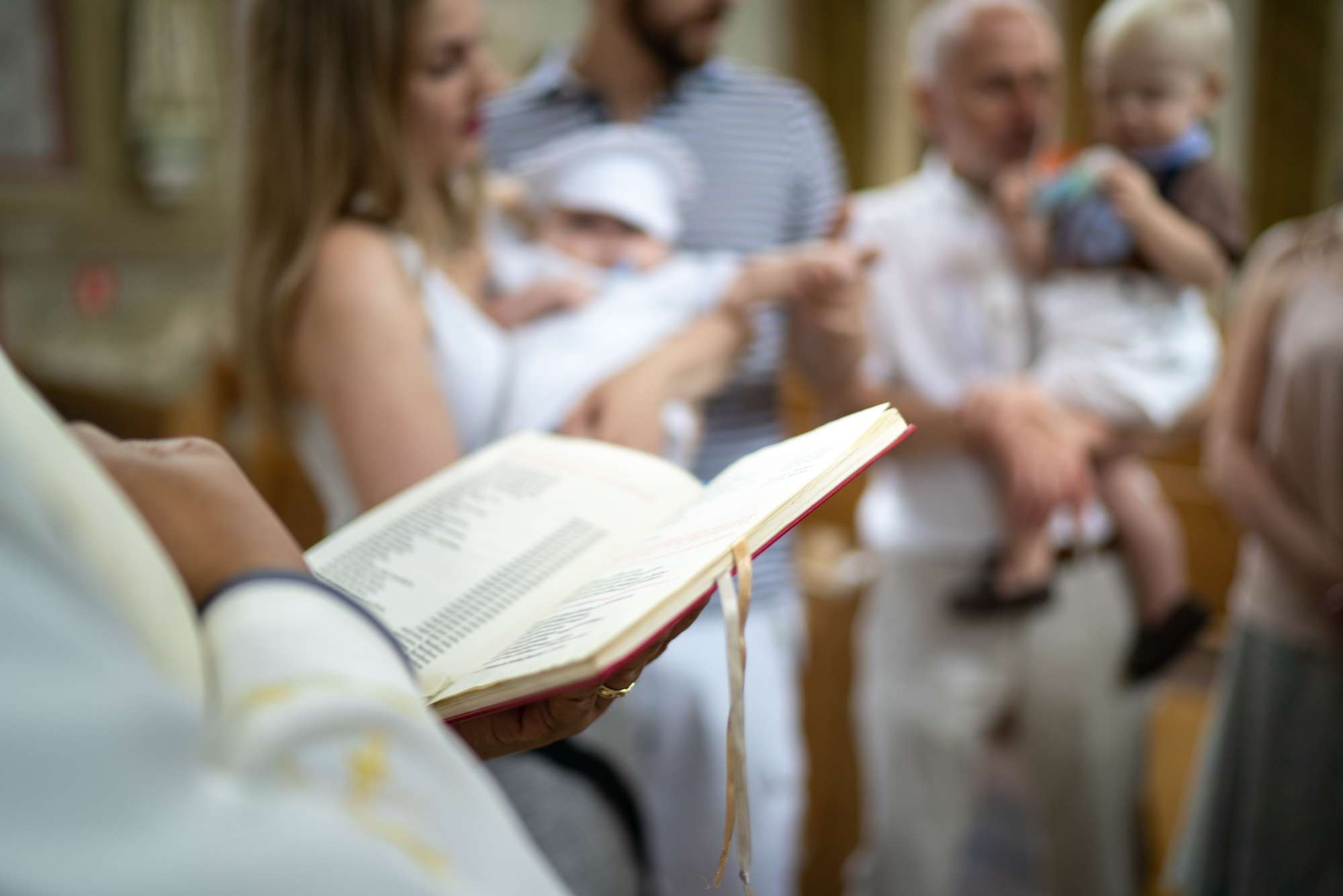 Predikan i kyrka.